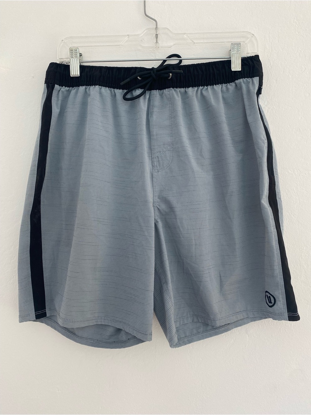 Vuori Peak Athletic Short Large - Grey/Black 7" Inseam